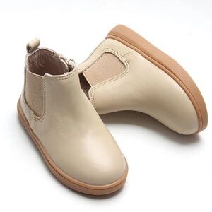 Leather sustainably-made Chelsea boots